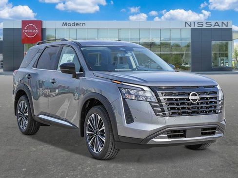 New 2026 Nissan Pathfinder Platinum w/ Cargo Package FWD image 5