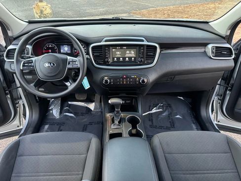 Used 2020 Kia Sorento LX image 22
