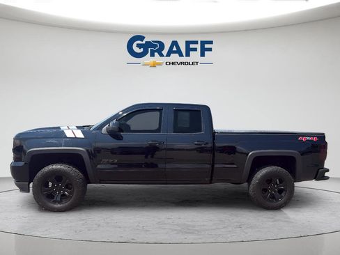 Used 2017 Chevrolet Silverado 1500 LT w/ Midnight Edition AWD/4WD image 3