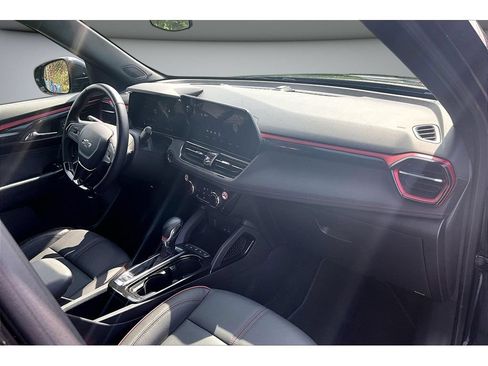 Used 2024 Chevrolet TrailBlazer RS AWD/4WD image 46