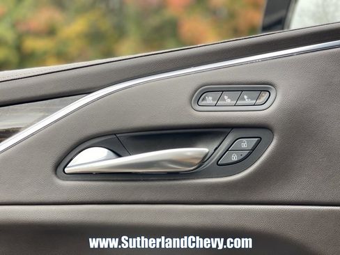 Used 2021 Cadillac Escalade Premium Luxury w/ LPO, Illumination Package image 15