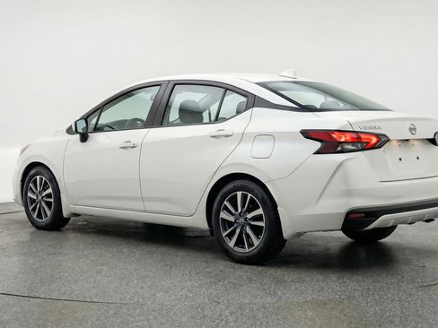 Used 2025 Nissan Versa SV image 6