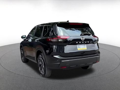 Used 2025 Nissan Rogue SV AWD/4WD image 14