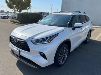 Used 2025 Toyota Highlander Limited AWD/4WD video 1