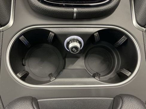 New 2025 Porsche Cayenne Coupe image 32