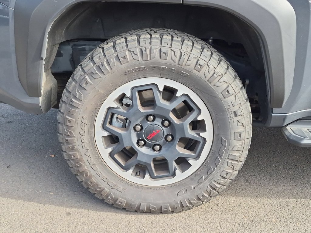 Used 2025 Toyota 4Runner TRD Off-Road Premium AWD/4WD image 9