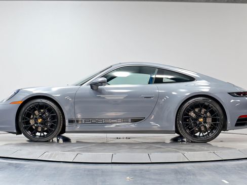 Used 2024 Porsche 911 Carrera image 43