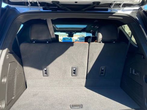 Used 2023 GMC Yukon Denali Ultimate image 12