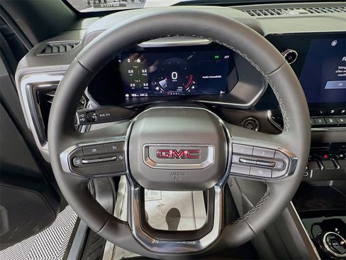 New 2026 GMC Canyon Elevation w/ Convenience Package image 11