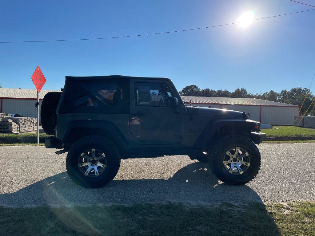 Used 2015 Jeep Wrangler Sport w/ Quick Order Package 23S AWD/4WD image 6