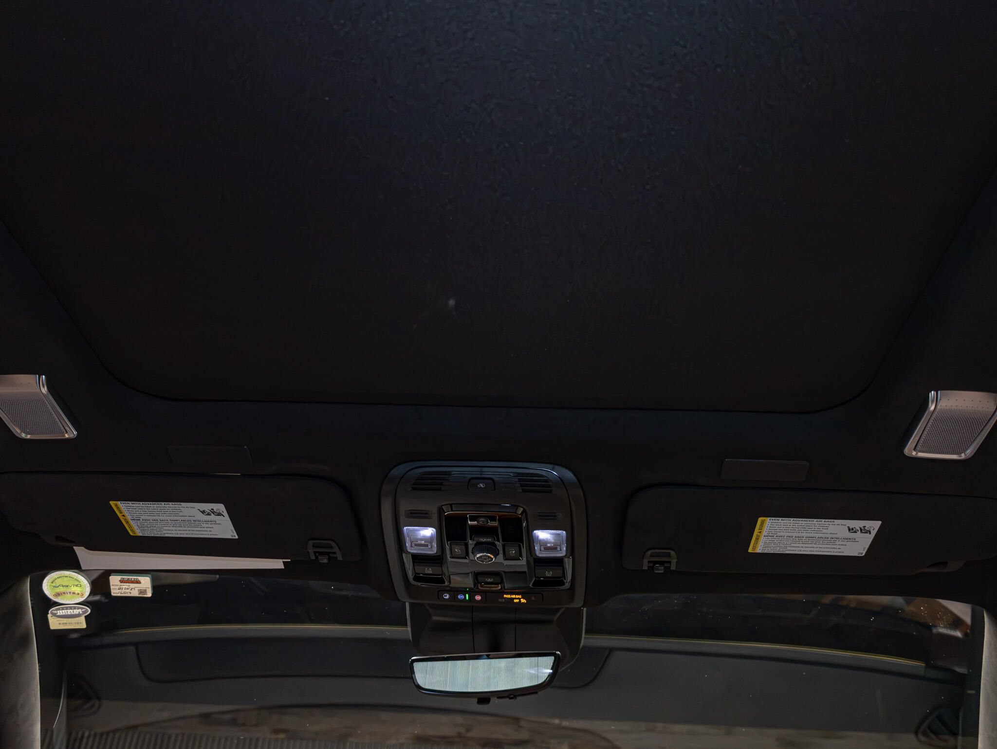 Used 2025 Cadillac Escalade Sport Platinum w/ LPO, Floor Liner Package AWD/4WD image 19