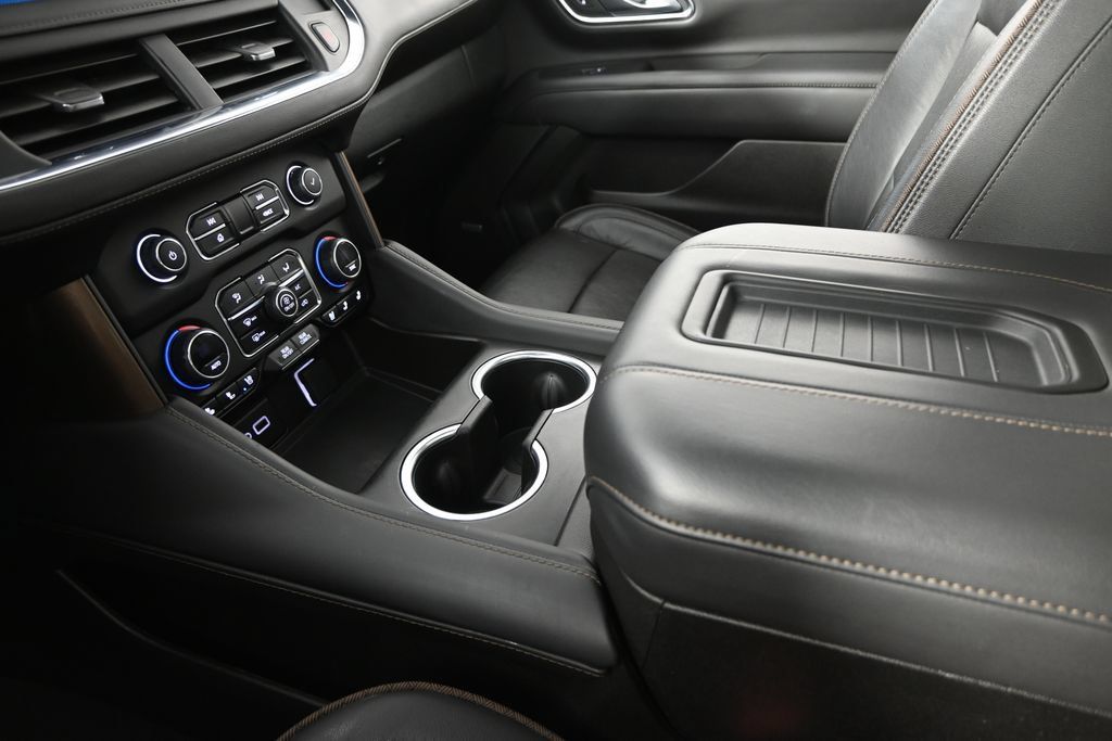 Used 2024 Chevrolet Tahoe High Country AWD/4WD image 32