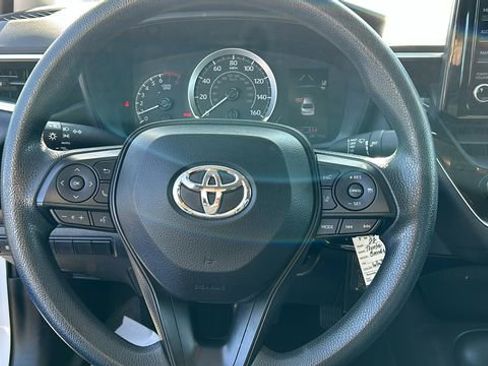 Used 2022 Toyota Corolla LE w/ Carpet Mat Package (TMS) image 18