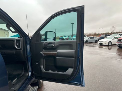 Used 2023 GMC Sierra 2500 Denali w/ Denali Ultimate Package image 28