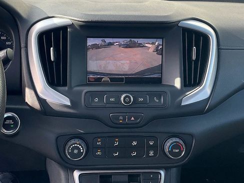 Used 2022 GMC Terrain SLE image 25