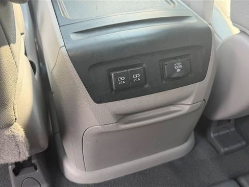 Used 2018 Toyota Sienna XLE w/ XLE Navigation Package FWD image 26