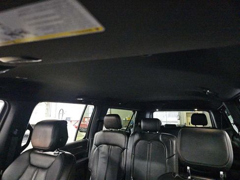 Used 2024 Jeep Wagoneer L Series II w/ Flexible Seating Group AWD/4WD image 9