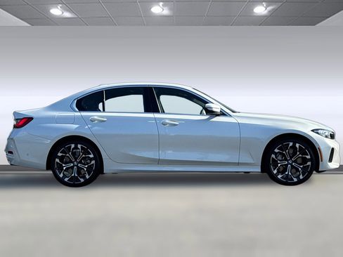 Used 2025 BMW 330i Sedan w/ Premium Package RWD image 7