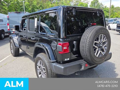 Used 2025 Jeep Wrangler Unlimited Sahara AWD/4WD image 11