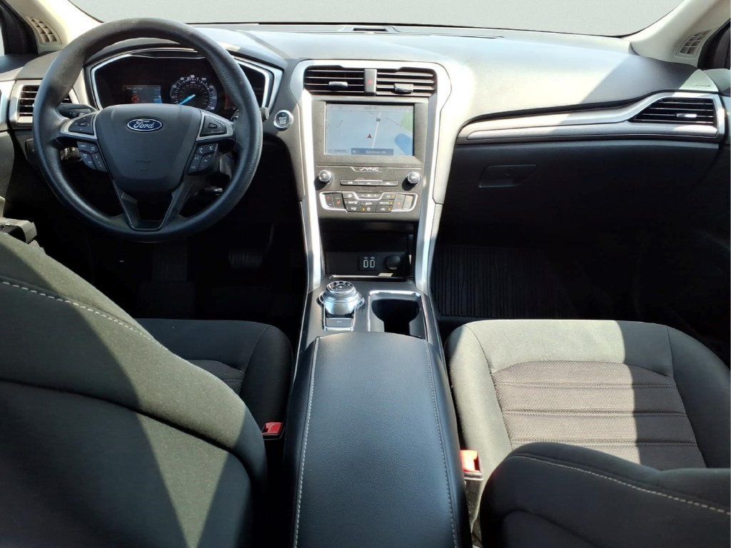 Used 2020 Ford Fusion SE AWD/4WD image 12