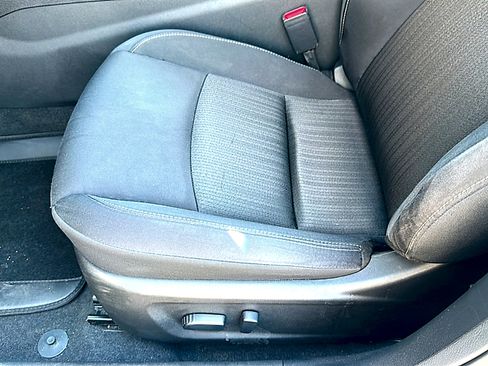 Used 2025 Nissan Altima 2.5 SV FWD image 15