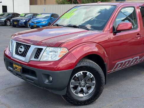 Used 2017 Nissan Frontier PRO-4X w/ Pro-4x Graphics Package AWD/4WD image 6