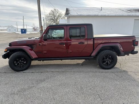Used 2021 Jeep Gladiator Willys image 9