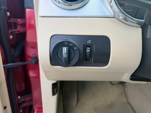 Used 2008 Ford Mustang Convertible image 16