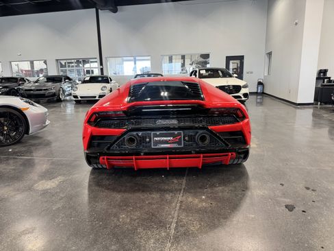 Used 2020 Lamborghini Huracan EVO image 18