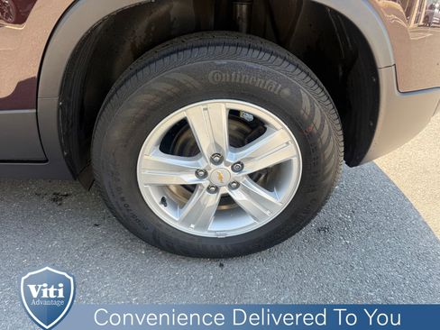 Used 2020 Chevrolet Trax LS w/ Tint and Cruise Package AWD/4WD image 13