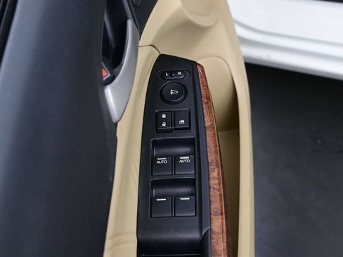 Used 2011 Honda Accord EX-L image 10