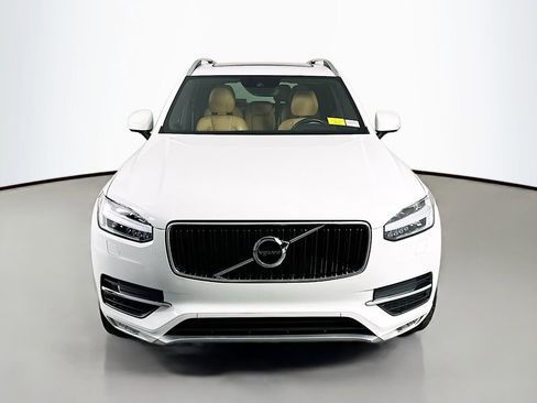 Used 2018 Volvo XC90 T5 Momentum w/ Momentum Plus Package FWD image 2