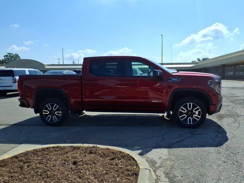 Used 2025 GMC Sierra 1500 AT4 w/ AT4 Premium Package AWD/4WD image 6