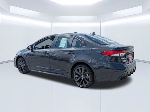 Used 2025 Toyota Corolla SE FWD image 6