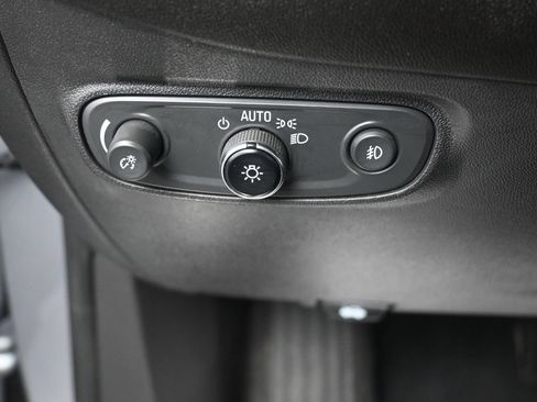 Used 2024 Chevrolet Equinox Premier AWD/4WD image 19