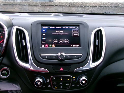 Used 2020 Chevrolet Equinox LT AWD/4WD image 22