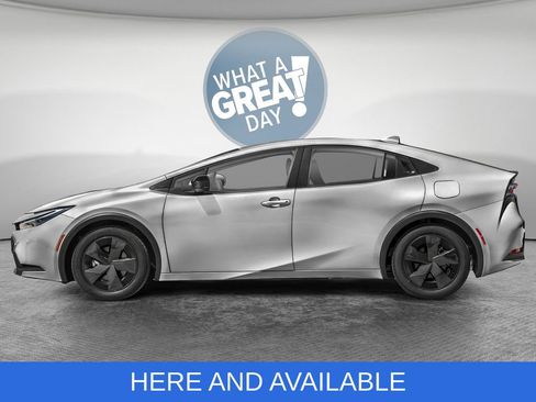 New 2026 Toyota Prius Plug-In Hybrid FWD image 3