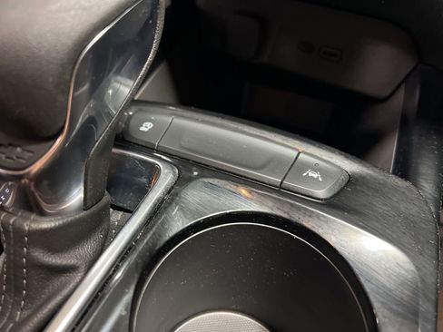 Used 2025 Chevrolet Trax LT image 34