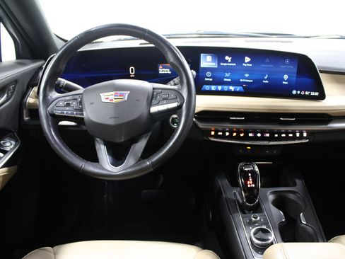 Used 2024 Cadillac XT4 Luxury w/ Cold Weather Package image 2