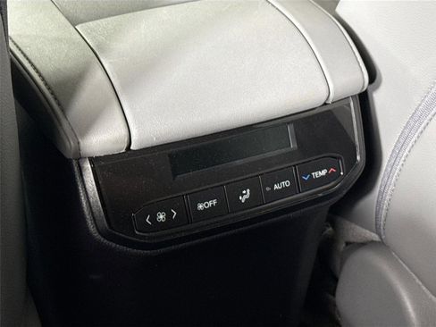 Certified 2026 Toyota Highlander Limited AWD/4WD image 41