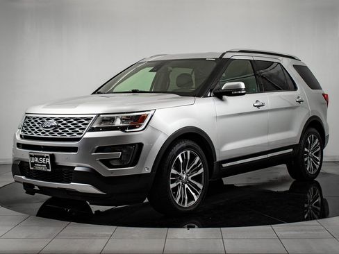 Used 2017 Ford Explorer Platinum image 1