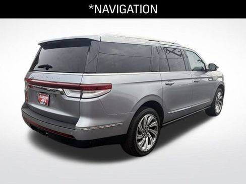 Used 2023 Lincoln Navigator L Reserve AWD/4WD image 3