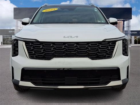 Certified 2025 Kia Sorento S w/ Panoramic Sunroof Package image 2