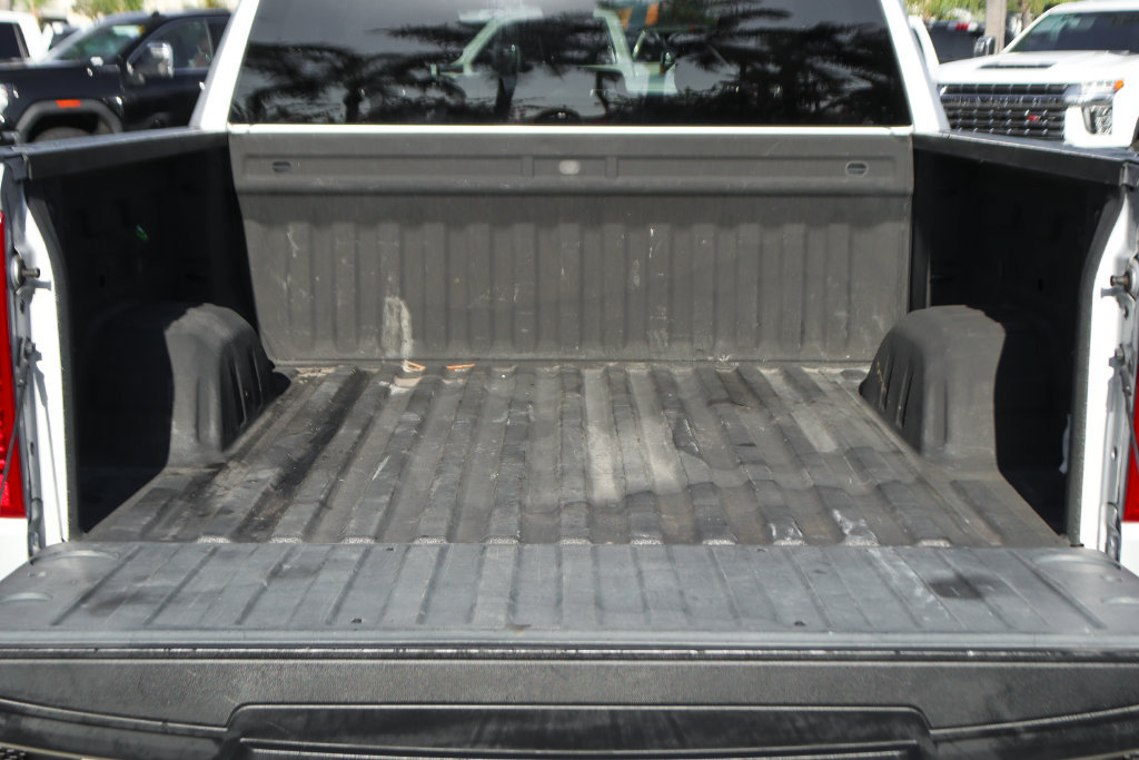 Used 2022 Chevrolet Silverado 1500 Custom w/ LPO, Dark Essentials Package AWD/4WD image 8
