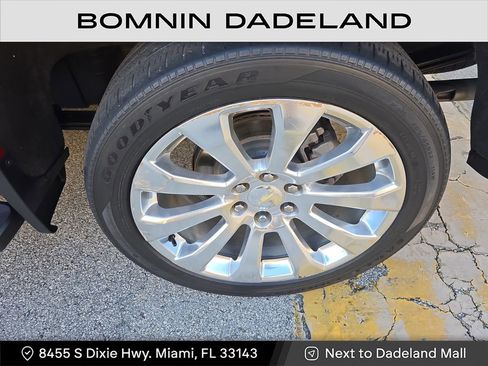 Used 2020 Chevrolet Silverado 1500 High Country w/ Technology Package image 5