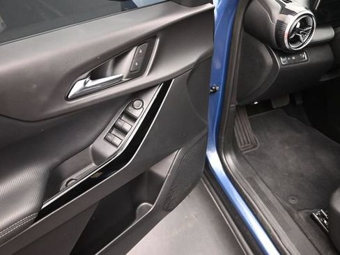 Used 2026 Chevrolet Equinox LT FWD image 8