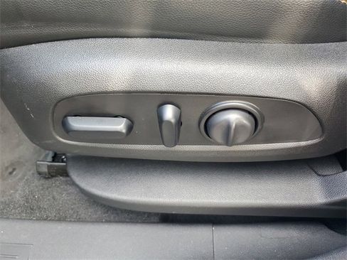 Used 2019 GMC Terrain SLT w/ Black Edition image 22