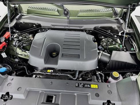 Used 2026 Land Rover Defender 110 X-Dynamic SE image 32