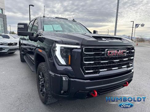 Used 2024 GMC Sierra 2500 AT4 w/ AT4 Premium Plus Package image 3