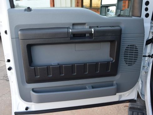 Used 2016 Ford F250 XL w/ Power Equipment Group image 8